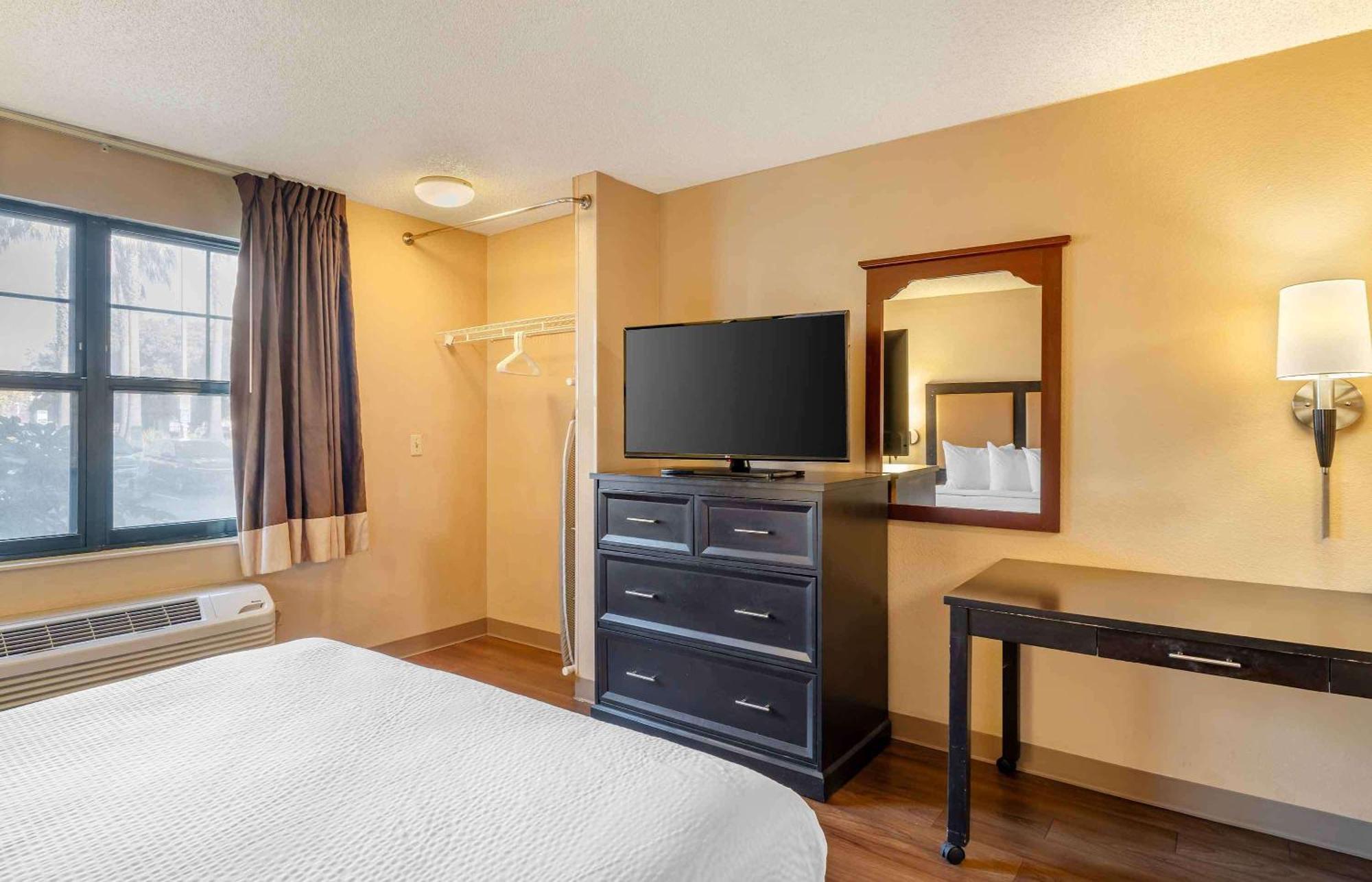 Extended Stay America Suites - Oakland - Эмеривилл Экстерьер фото